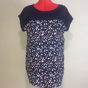4/$25 Navy blue pattern blouse with front pocket